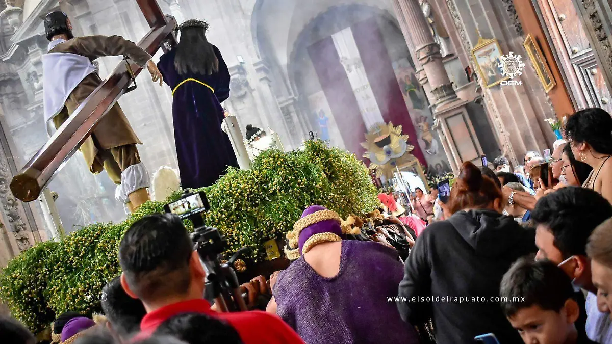 Capitalinos-reviven-vía-crucis  (13)